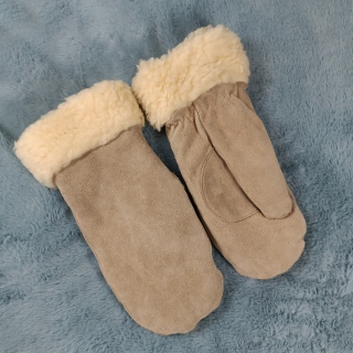 Женские варежки