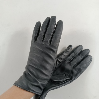 Женские перчатки