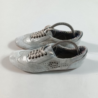 Кроссовки женские