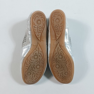 Кроссовки женские