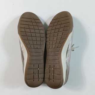 Кроссовки женские