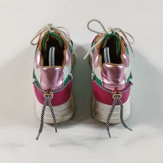 Кроссовки женские