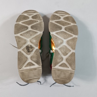 Кроссовки женские