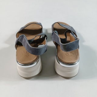 Босоножки женские