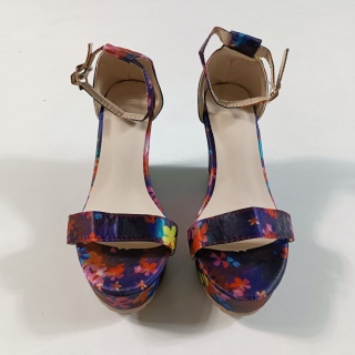 Босоножки женские