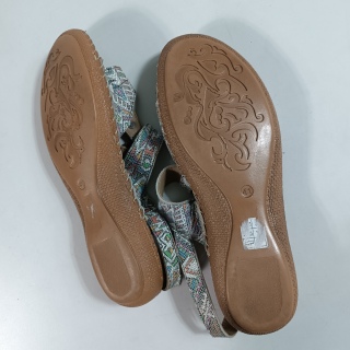 Босоножки женские