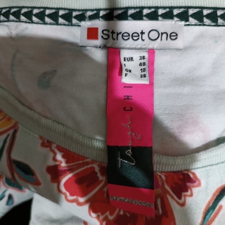 Футболка женская