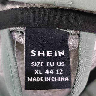 Ветровка женская