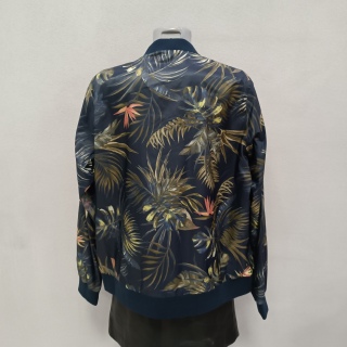 Ветровка женская