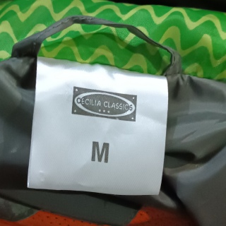 Ветровка женская