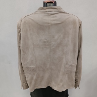 Ветровка женская