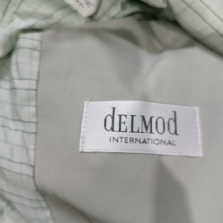 Ветровка женская