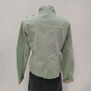 Ветровка женская