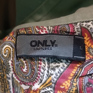 Ветровка женская