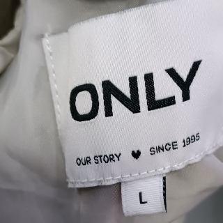 Ветровка женская