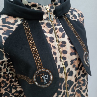 Ветровка женская