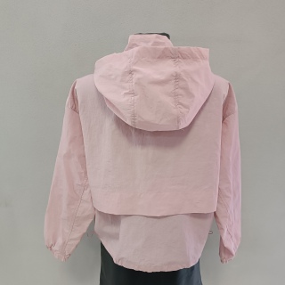 Ветровка женская