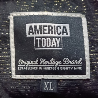 Ветровка женская