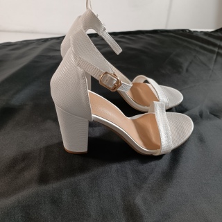 Босоножки женские