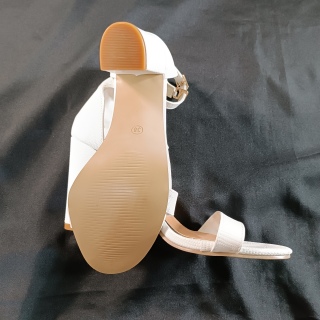 Босоножки женские