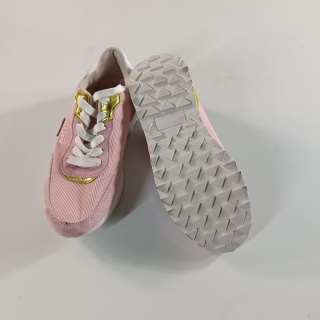 Кроссовки женские