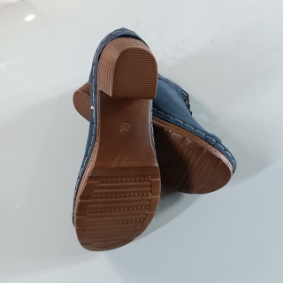 Босоножки женские