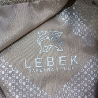 Ветровка женская