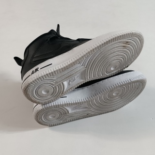 Кроссовки женские