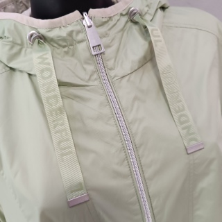 Ветровка женская