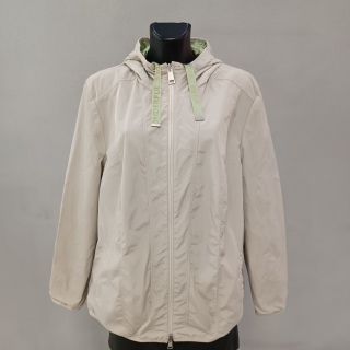 Ветровка женская