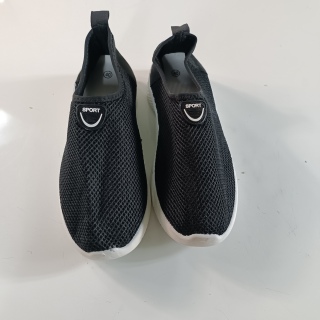 Кроссовки женские