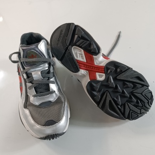 Кроссовки женские