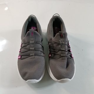 Кроссовки женские