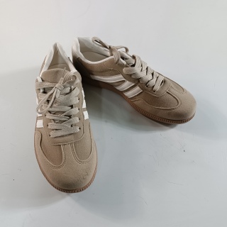 Кроссовки женские