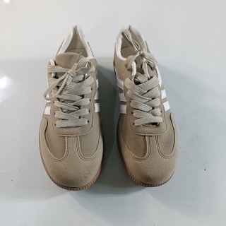 Кроссовки женские