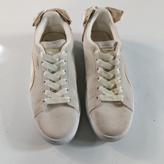 Кроссовки женские