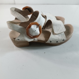 Босоножки женские