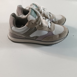 Кроссовки женские