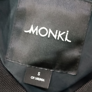 Ветровка женская