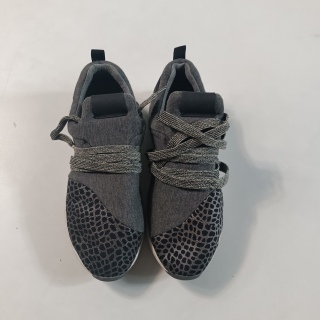 Кроссовки женские