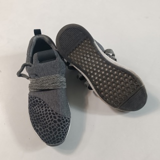 Кроссовки женские