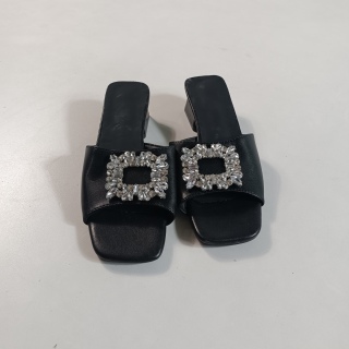 Босоножки женские