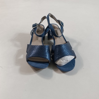 Босоножки женские