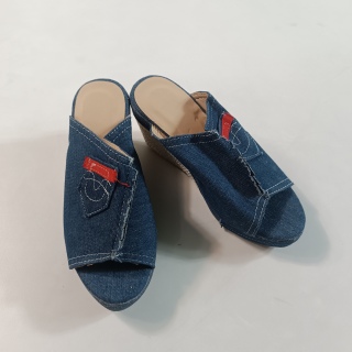 Босоножки женские