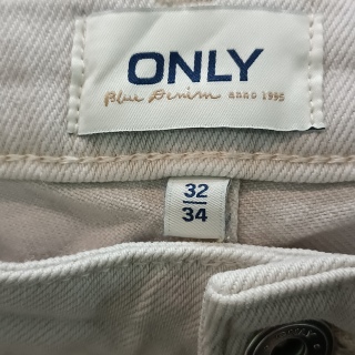 Джинсы женские