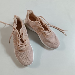 Кроссовки женские