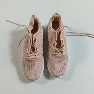 Кроссовки женские