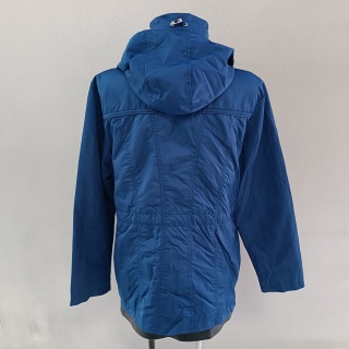 Ветровка женская