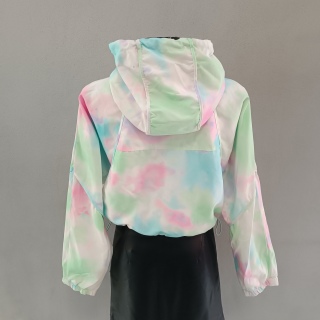 Ветровка женская