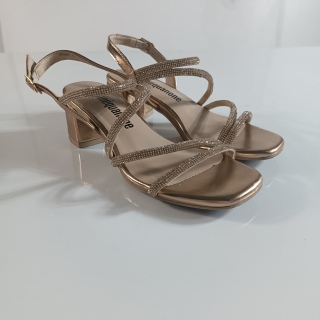 Босоножки женские